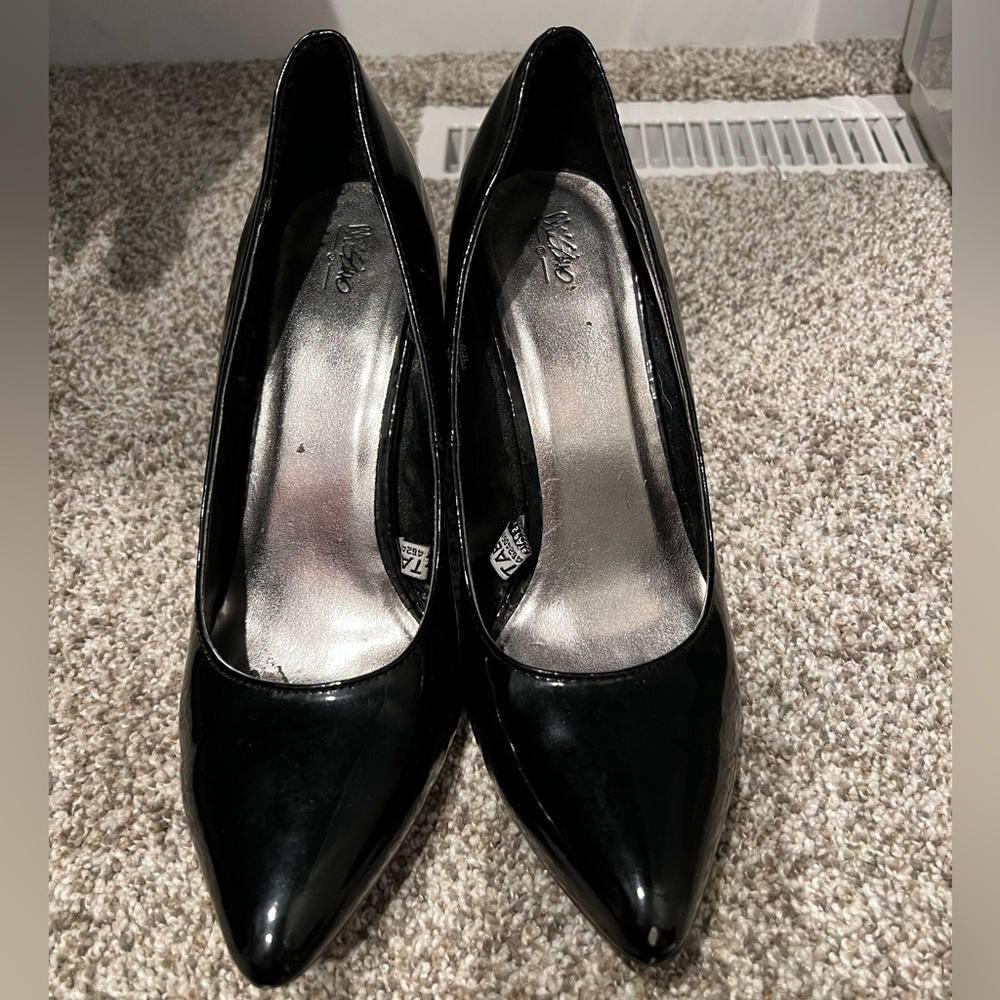 Mossimo Black Pointed Toe Heels